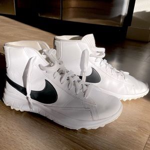 Nike classic logo golf shoes